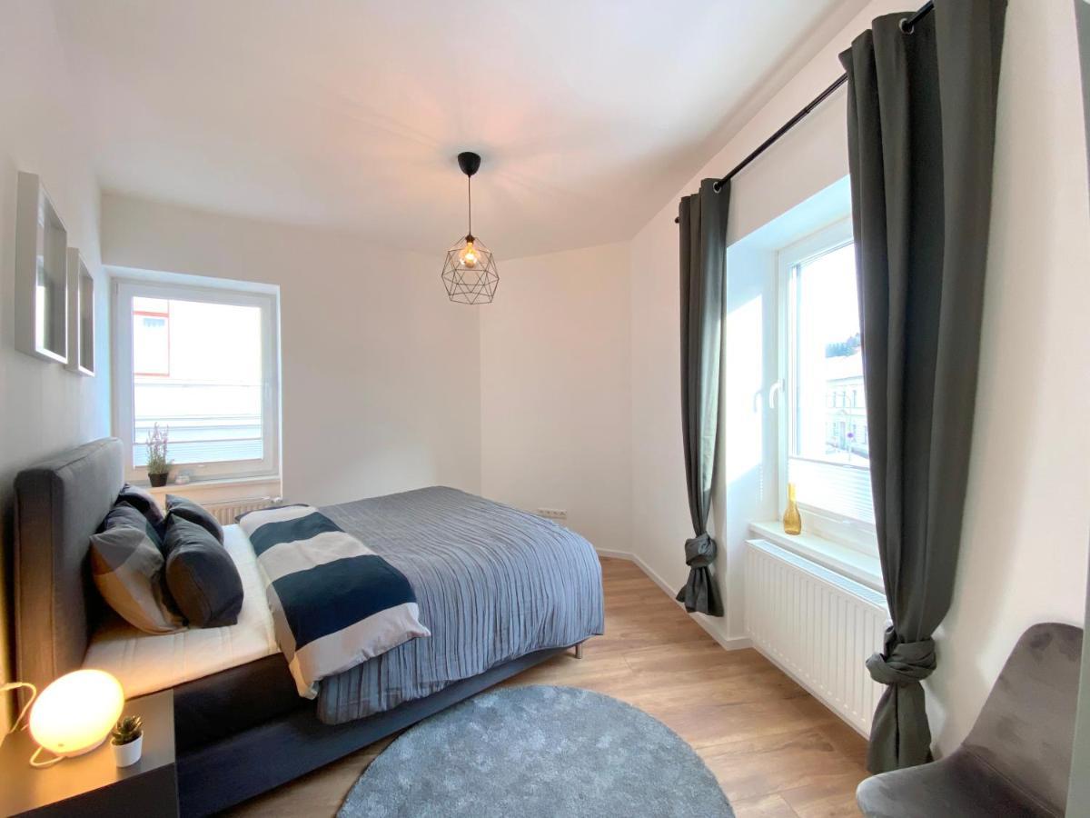 White Inn - Ferienwohnung Mit Terrasse ミュルツツーシュラーク エクステリア 写真