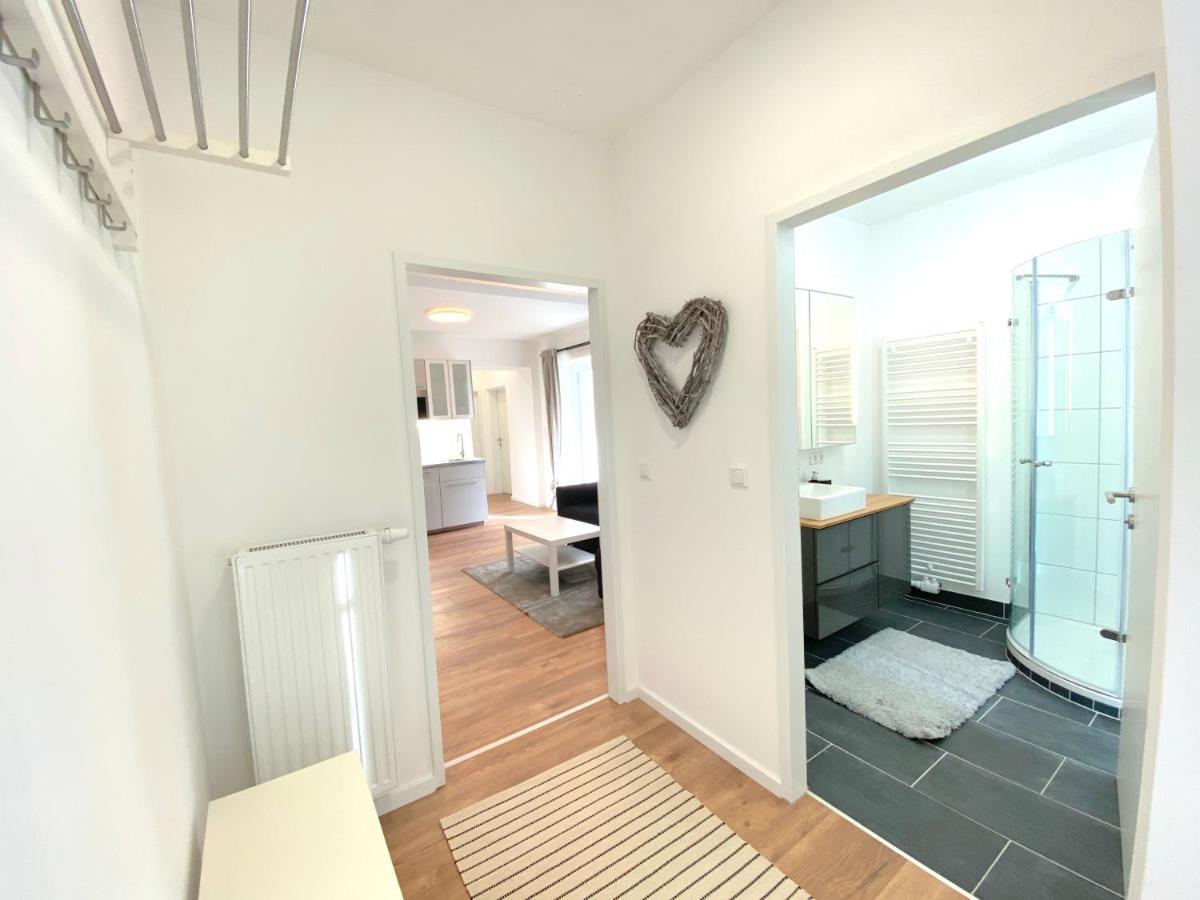 White Inn - Ferienwohnung Mit Terrasse ミュルツツーシュラーク エクステリア 写真
